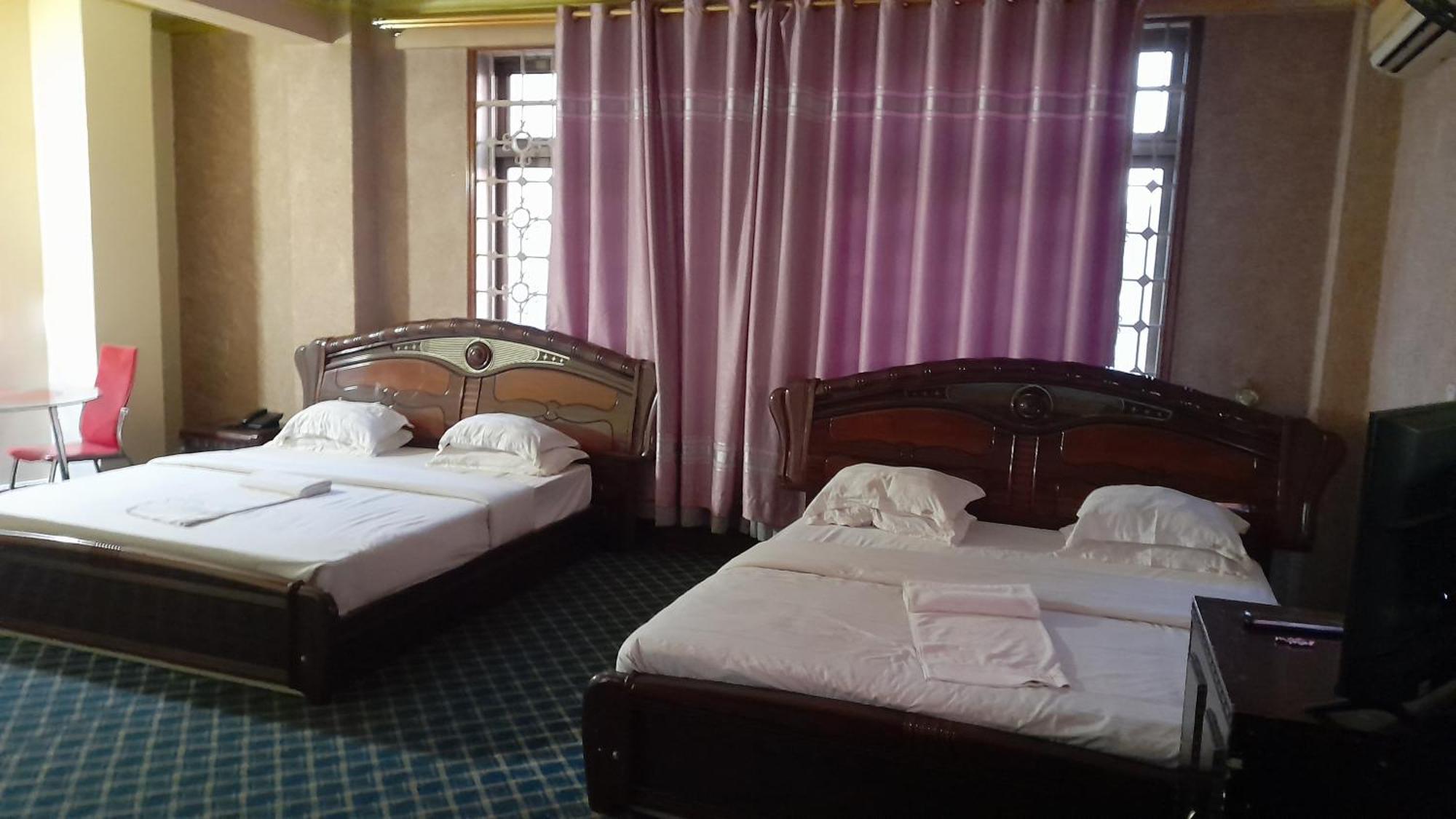 New Jbk Hotel カンパラ エクステリア 写真