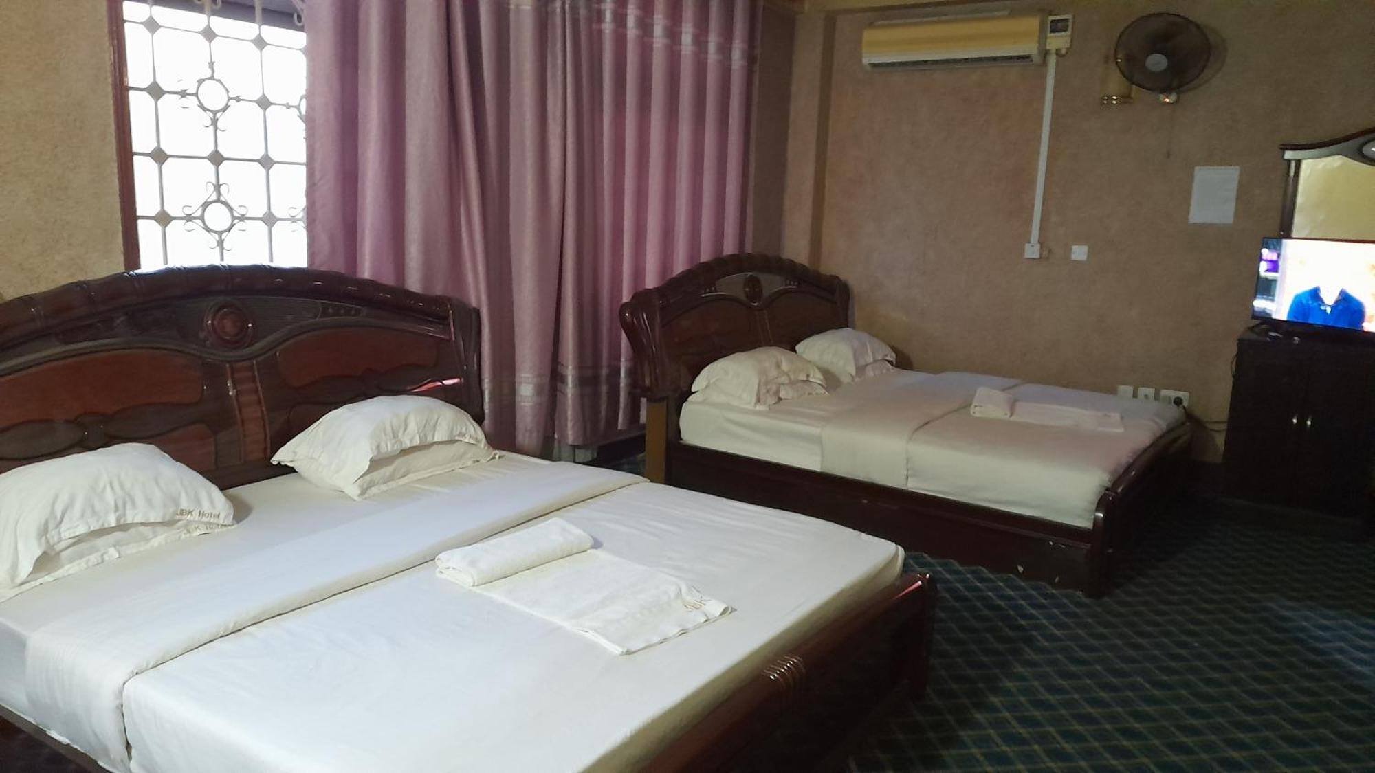 New Jbk Hotel カンパラ エクステリア 写真