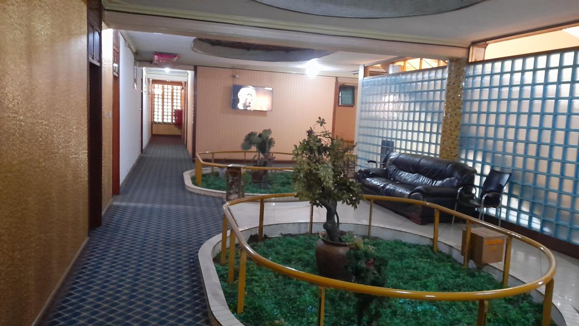 New Jbk Hotel カンパラ エクステリア 写真