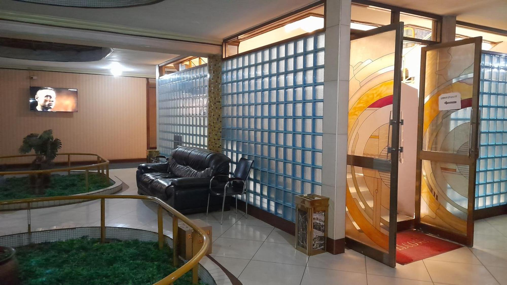 New Jbk Hotel カンパラ エクステリア 写真