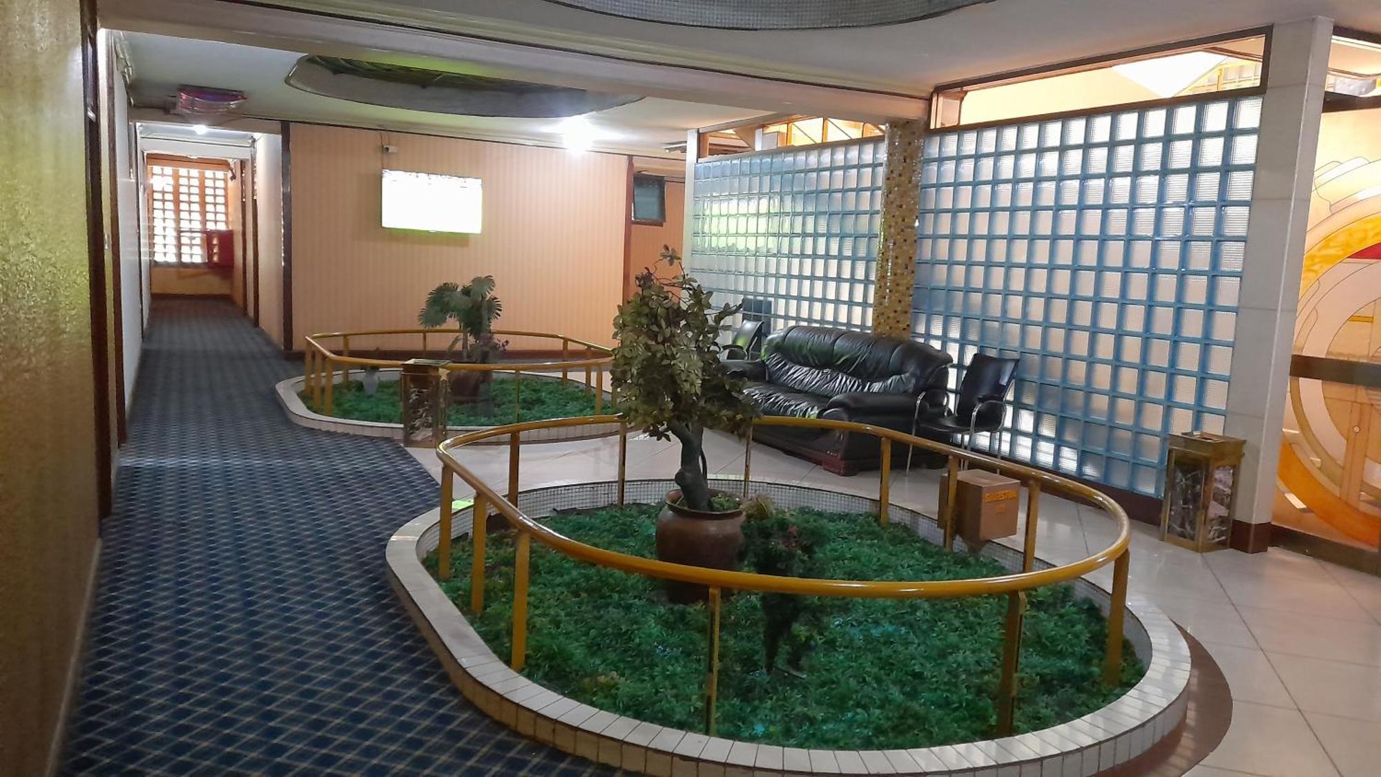New Jbk Hotel カンパラ エクステリア 写真